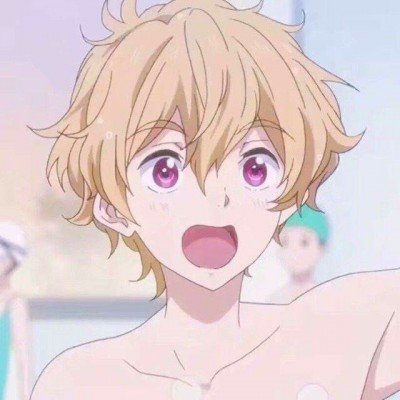 女子让螳螂帮忙吃肉瘊子